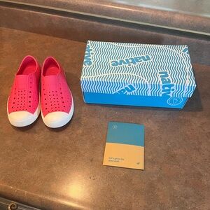 Natives Hot Pink big kids